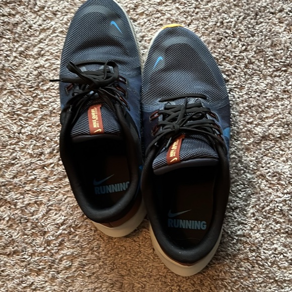 Men’s Nike Quest running shoe - Picture 2 of 4